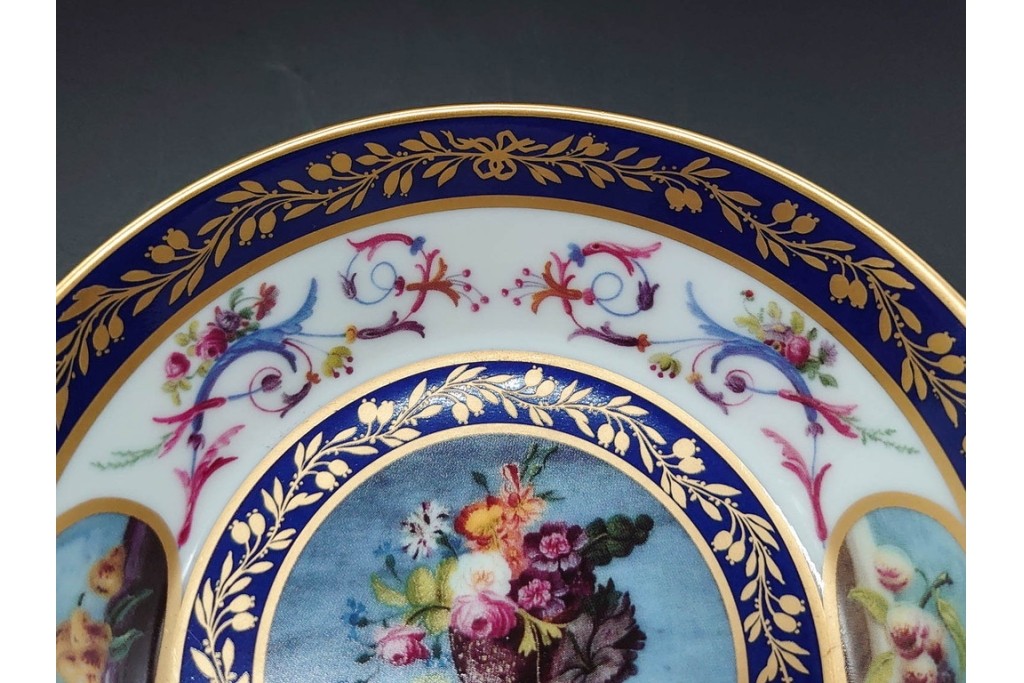 フランス　ROYALE LIMOGES(ロワイヤル リモージュ)　気品漂うカップ&ソーサー　(R-090414)