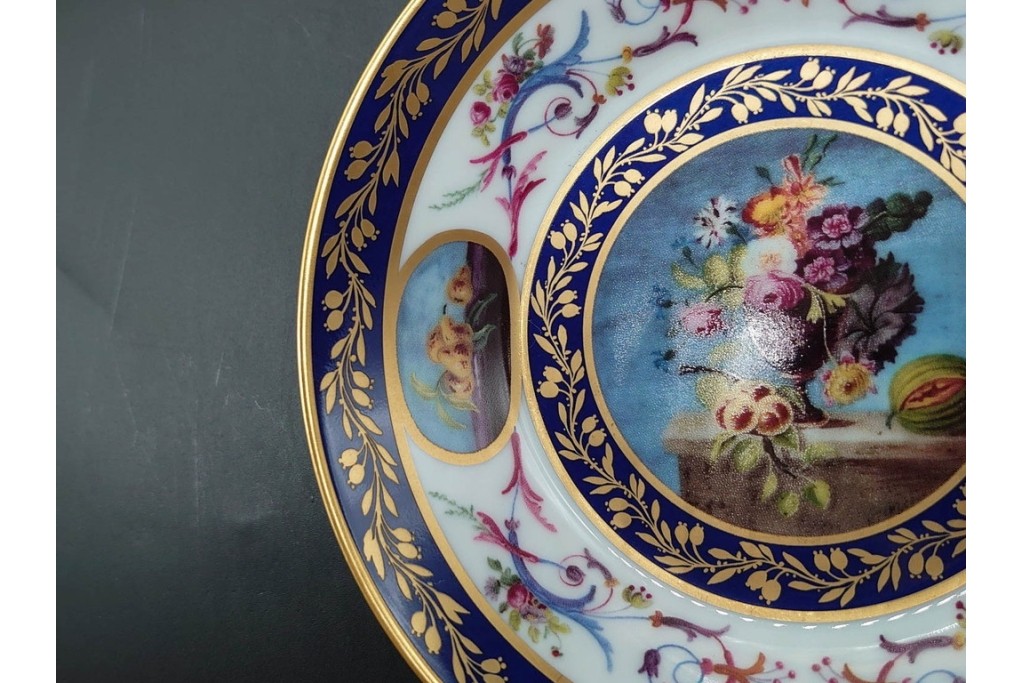 フランス　ROYALE LIMOGES(ロワイヤル リモージュ)　気品漂うカップ&ソーサー　(R-090414)
