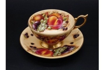 イギリス　AYNSLEY(エインズレイ)　オーチャードゴールド　華やかなカップ&ソーサー2点セット　(R-090415)