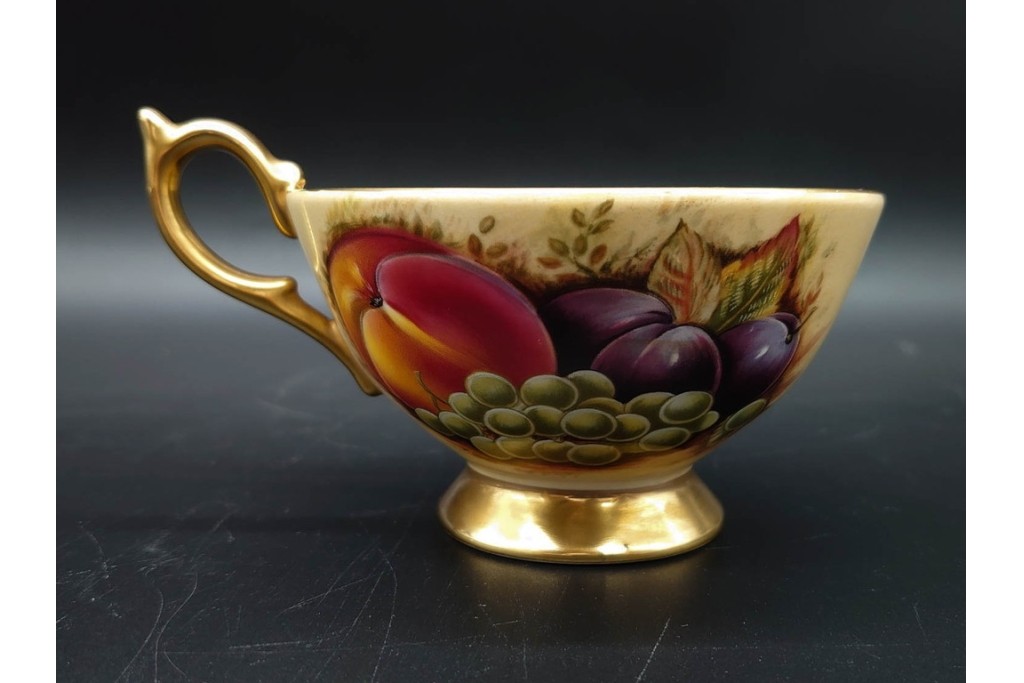 イギリス　AYNSLEY(エインズレイ)　オーチャードゴールド　華やかなカップ&ソーサー2点セット　(R-090415)