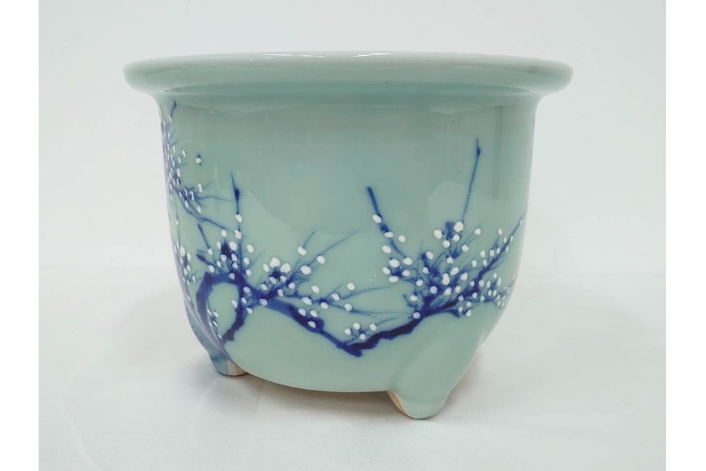 昭和初期　青磁　上品な梅図の三足植木鉢　(R-090416)