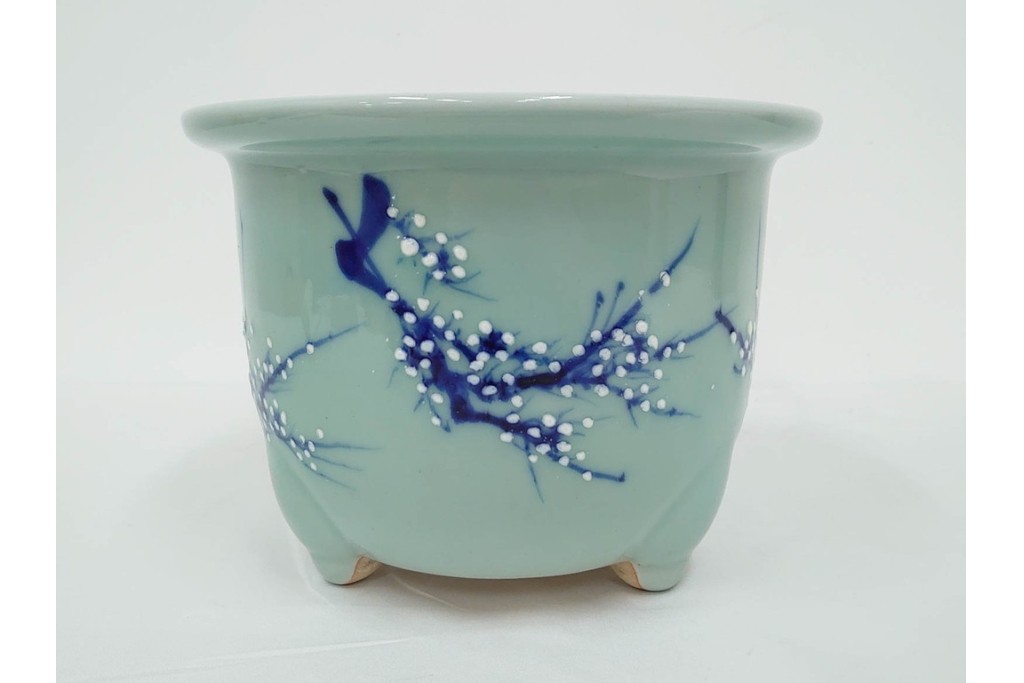 昭和初期　青磁　上品な梅図の三足植木鉢　(R-090416)