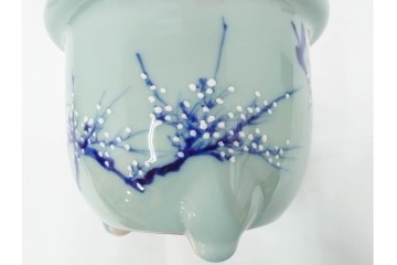 昭和初期　青磁　上品な梅図の三足植木鉢　(R-090416)