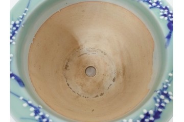 昭和初期　青磁　上品な梅図の三足植木鉢　(R-090416)
