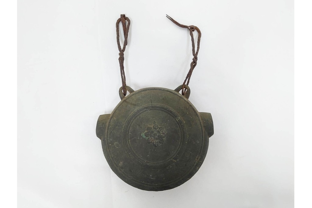 時代物　1点に阿部忠右衛門の銘あり　重厚な趣の鰐口3点セット　(R-090422)