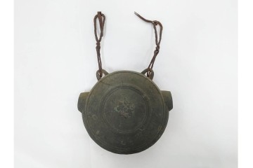 時代物　1点に阿部忠右衛門の銘あり　重厚な趣の鰐口3点セット　(R-090422)