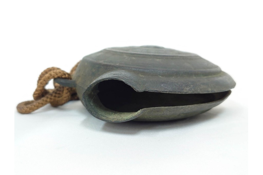 時代物　1点に阿部忠右衛門の銘あり　重厚な趣の鰐口3点セット　(R-090422)