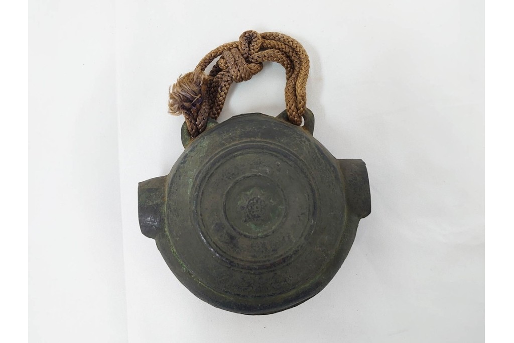 時代物　1点に阿部忠右衛門の銘あり　重厚な趣の鰐口3点セット　(R-090422)
