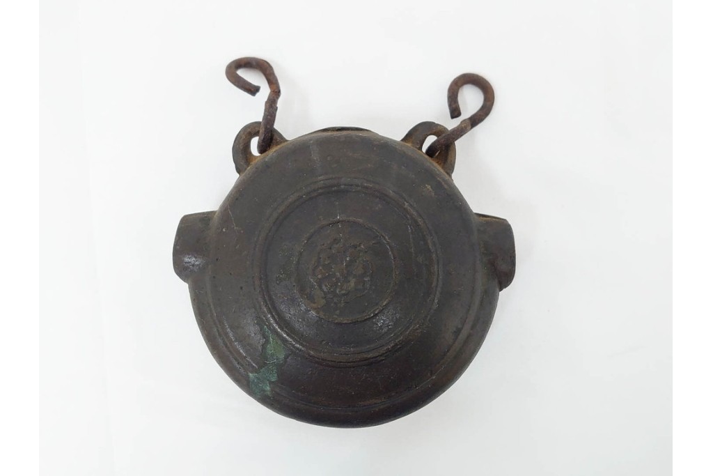 時代物　1点に阿部忠右衛門の銘あり　重厚な趣の鰐口3点セット　(R-090422)