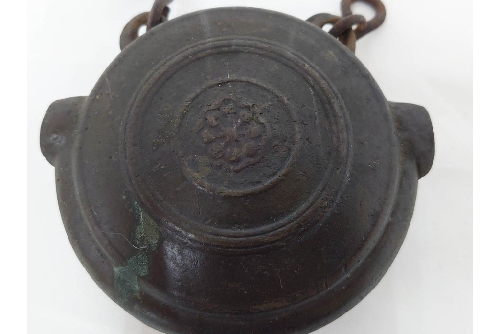 時代物　1点に阿部忠右衛門の銘あり　重厚な趣の鰐口3点セット　(R-090422)