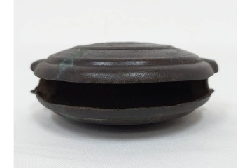 時代物　1点に阿部忠右衛門の銘あり　重厚な趣の鰐口3点セット　(R-090422)