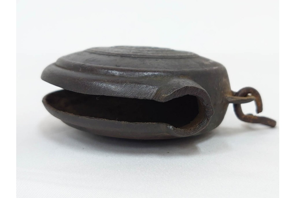 時代物　1点に阿部忠右衛門の銘あり　重厚な趣の鰐口3点セット　(R-090422)