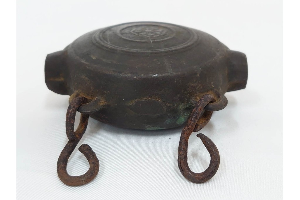 時代物　1点に阿部忠右衛門の銘あり　重厚な趣の鰐口3点セット　(R-090422)