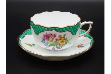 ハンガリー　HEREND(ヘレンド)　ハイランドフラワー　華やかなティーカップ&ソーサー　(R-090430)