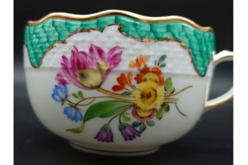 ハンガリー　HEREND(ヘレンド)　ハイランドフラワー　華やかなティーカップ&ソーサー　(R-090430)
