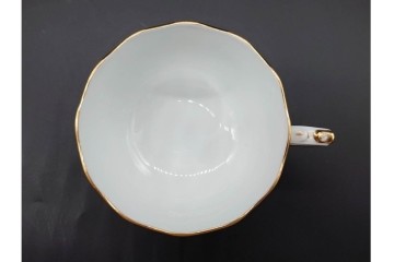 ハンガリー　HEREND(ヘレンド)　 ストロベリーコンポジション　可憐ないちご柄のカップ&ソーサー　(R-090431)