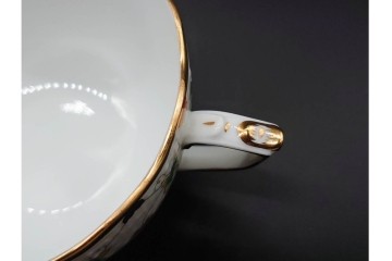 ハンガリー　HEREND(ヘレンド)　 ストロベリーコンポジション　可憐ないちご柄のカップ&ソーサー　(R-090431)