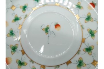 ハンガリー　HEREND(ヘレンド)　 ストロベリーコンポジション　可憐ないちご柄のカップ&ソーサー　(R-090431)