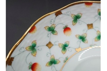 ハンガリー　HEREND(ヘレンド)　 ストロベリーコンポジション　可憐ないちご柄のカップ&ソーサー　(R-090431)