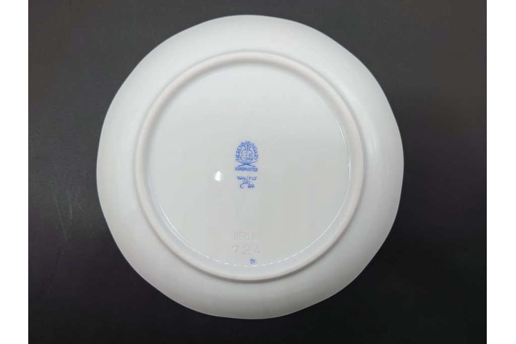 ハンガリー　HEREND(ヘレンド)　 ストロベリーコンポジション　可憐ないちご柄のカップ&ソーサー　(R-090431)