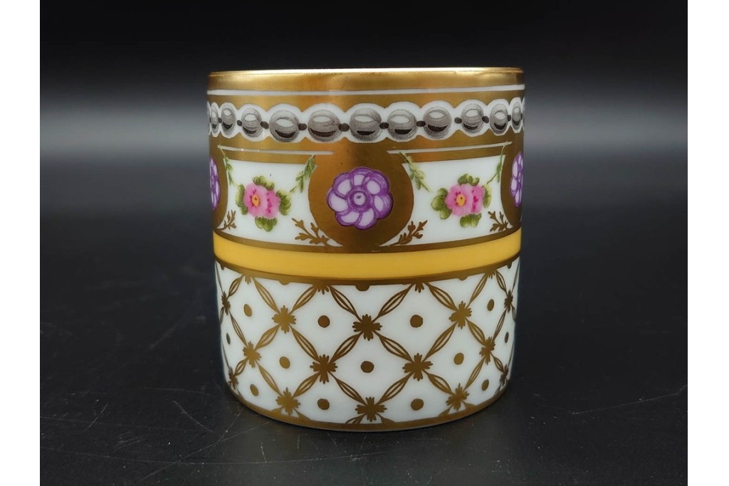 フランス　ROYALE  LIMOGES(ロワイヤル リモージュ)　Rosaces Violine　華やかなカップ&ソーサー　(R-090436)
