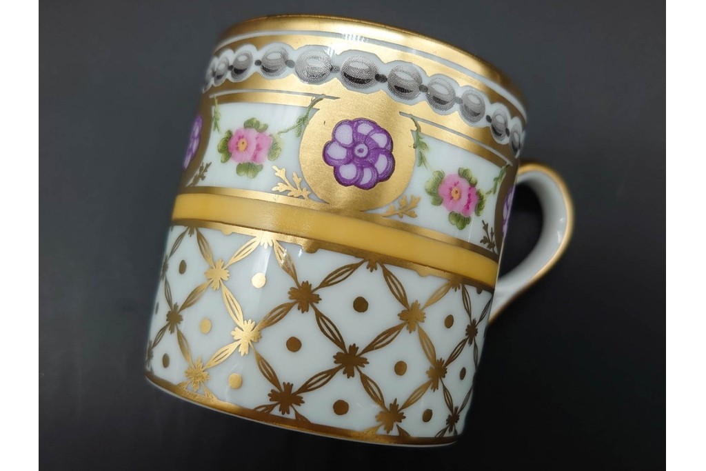 フランス　ROYALE  LIMOGES(ロワイヤル リモージュ)　Rosaces Violine　華やかなカップ&ソーサー　(R-090436)