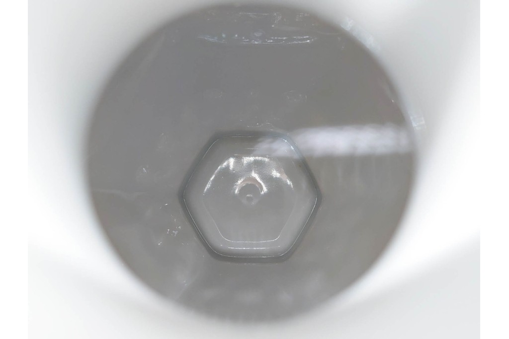 デンマーク製　ROYAL COPENHAGEN(ロイヤルコペンハーゲン)　ブルーフルーテッド フルレース(本体のみ) 　顔付の意匠が目を引くコーヒーポット　スクラッチありB級品　(R-090438)