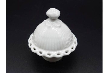 デンマーク製　ROYAL COPENHAGEN(ロイヤルコペンハーゲン)　ブルーフルーテッド フルレース(本体のみ) 　顔付の意匠が目を引くコーヒーポット　スクラッチありB級品　(R-090438)