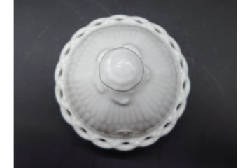デンマーク製　ROYAL COPENHAGEN(ロイヤルコペンハーゲン)　ブルーフルーテッド フルレース(本体のみ) 　顔付の意匠が目を引くコーヒーポット　スクラッチありB級品　(R-090438)
