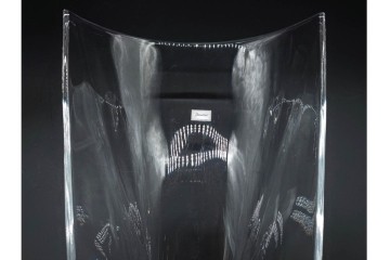 フランス　Baccarat(バカラ)　DIVA(ディーバ)　高さ約43cm　流麗なフォルムが目を引くフラワーベース　(R-090439)