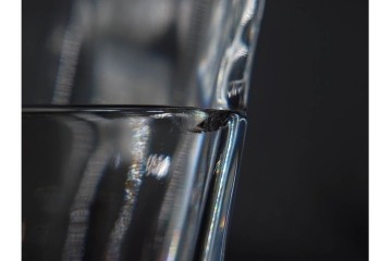 フランス　Baccarat(バカラ)　DIVA(ディーバ)　高さ約43cm　流麗なフォルムが目を引くフラワーベース　(R-090439)