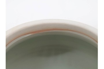 人間国宝　田村耕一　染付による椿文が上品な小壷　共箱付き　(R-090440)