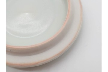 人間国宝　田村耕一　染付による椿文が上品な小壷　共箱付き　(R-090440)