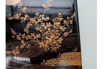 明治から大正期　時代物　内梨地　螺鈿　流水月秋草文・千鳥文　優美な金銀蒔絵文箱　(R-090446)