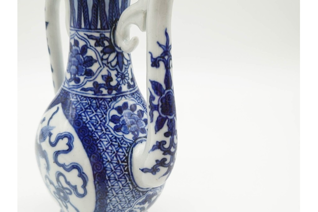 中国　古玩　大明嘉靖年製　青花(染付)　躍動感ある獅子が描かれた水注　(R-090448)