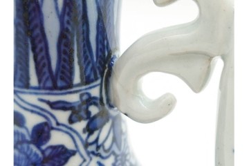 中国　古玩　大明嘉靖年製　青花(染付)　躍動感ある獅子が描かれた水注　(R-090448)