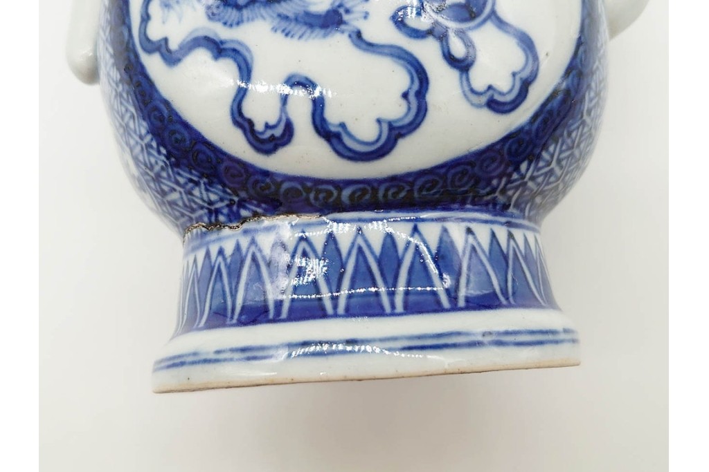 中国　古玩　大明嘉靖年製　青花(染付)　躍動感ある獅子が描かれた水注　(R-090448)