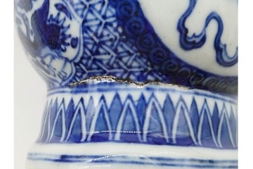 中国　古玩　大明嘉靖年製　青花(染付)　躍動感ある獅子が描かれた水注　(R-090448)