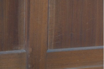 和製アンティーク　大正期から昭和初期　前面欅材　豊かな木目と鳥文様の引手が趣深いサイドボード　(R-090452)