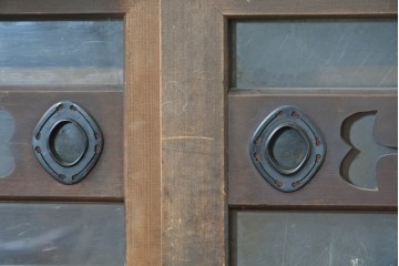 和製アンティーク　明治期　五尺　重厚な和の趣を味わえる重ね水屋箪笥　(R-090453)