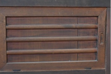 和製アンティーク　明治期　五尺　重厚な和の趣を味わえる重ね水屋箪笥　(R-090453)