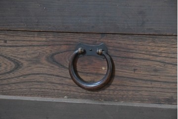 和製アンティーク　明治期　五尺　重厚な和の趣を味わえる重ね水屋箪笥　(R-090453)