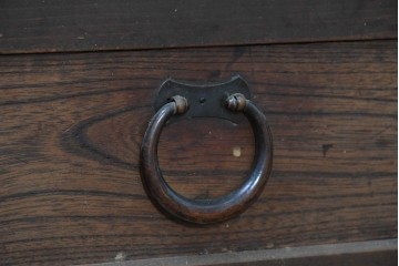 和製アンティーク　明治期　五尺　丸桟引き戸が味わい深いサイドボード　(R-090455)