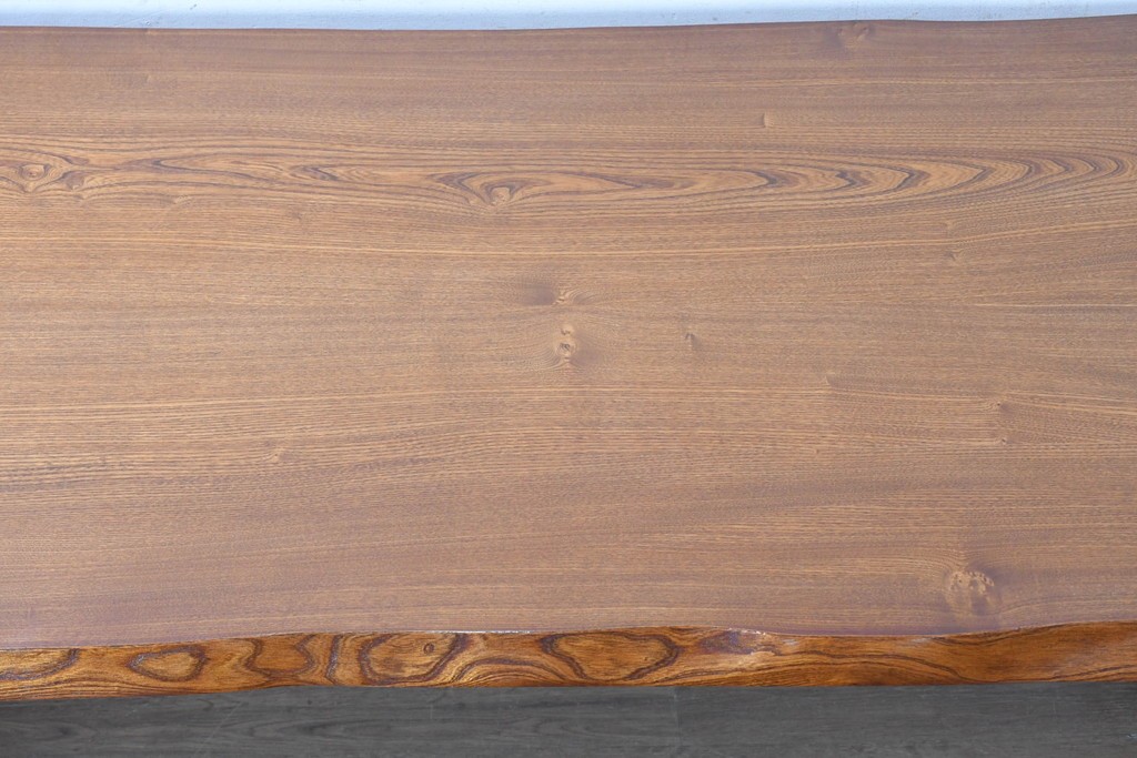 中古　美品　横浜クラシック家具　ノックオンウッド(knockonwood)　重厚感のある耳付き天板のダイニングテーブル　(R-090456)