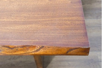 中古　美品　横浜クラシック家具　ノックオンウッド(knockonwood)　重厚感のある耳付き天板のダイニングテーブル　(R-090456)