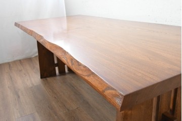 中古　美品　横浜クラシック家具　ノックオンウッド(knockonwood)　重厚感のある耳付き天板のダイニングテーブル　(R-090456)