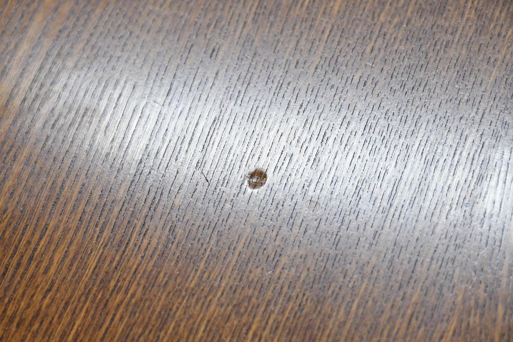 中古　美品　横浜クラシック家具　ノックオンウッド(knockonwood)　重厚感のある耳付き天板のダイニングテーブル　(R-090456)