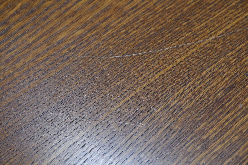 中古　美品　横浜クラシック家具　ノックオンウッド(knockonwood)　重厚感のある耳付き天板のダイニングテーブル　(R-090456)