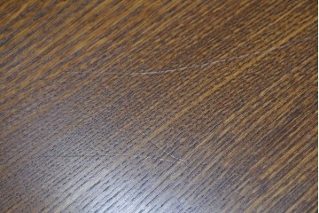 中古　美品　横浜クラシック家具　ノックオンウッド(knockonwood)　重厚感のある耳付き天板のダイニングテーブル　(R-090456)