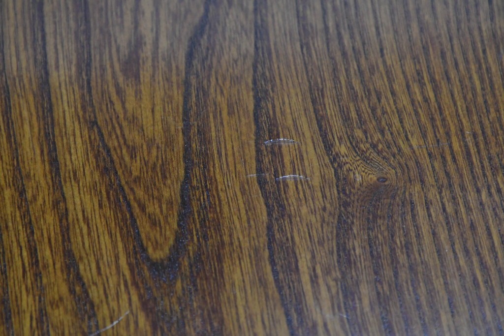 中古　美品　横浜クラシック家具　ノックオンウッド(knockonwood)　重厚感のある耳付き天板のダイニングテーブル　(R-090456)